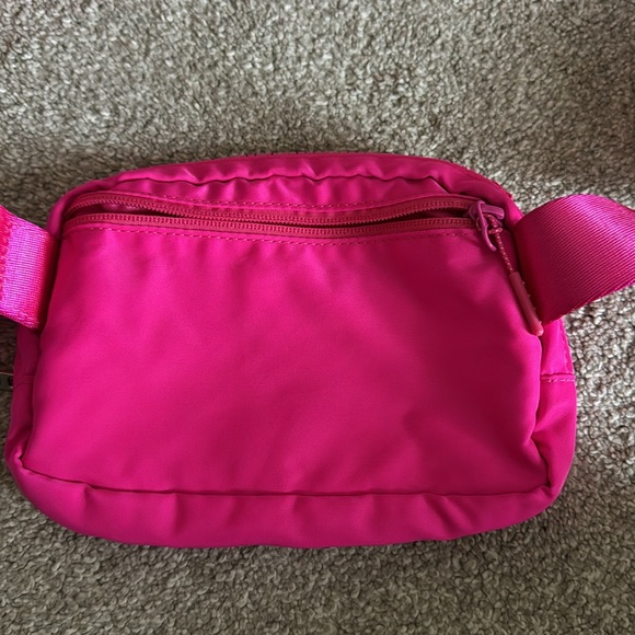 Lululemon everywhere 1 L belt bag sonic pink - Picture 7 of 8